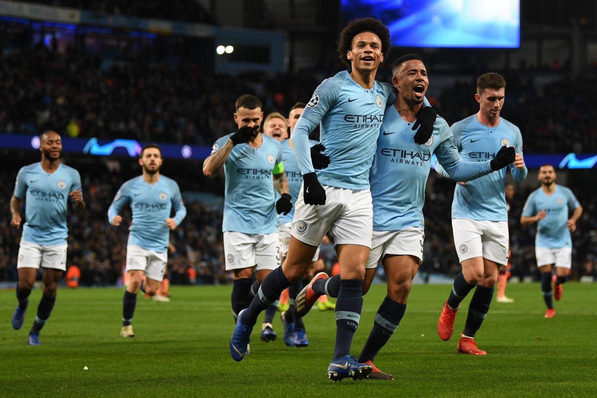 威少末节爆发，独得8分助力球队逆转胜利（威少关键时刻爆发，末节8分助队逆转取胜）